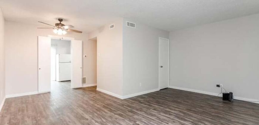9808 Valley Meadow Pl, Dallas, TX 75220